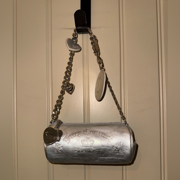 VINTAGE JUICY COUTURE Y2K SIDEKICK II MINI BARREL BAG SILVER LEATHER ICONIC 2002 - Picture 1 of 12